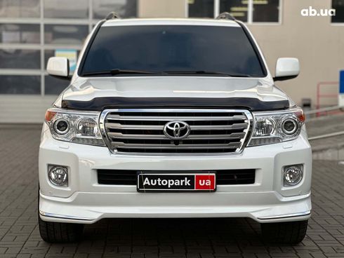 Toyota Land Cruiser 2008 белый - фото 2