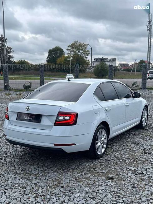 Skoda Octavia 2017 - фото 6