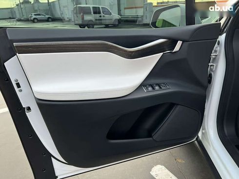 Tesla Model X 2016 - фото 24
