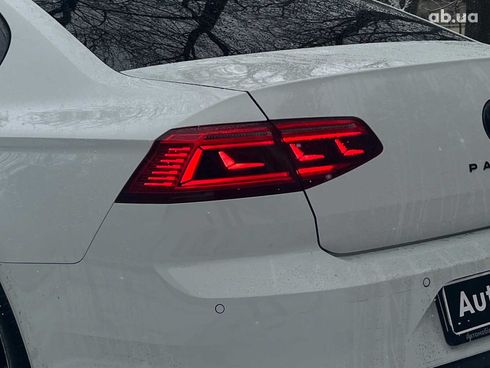 Volkswagen Passat 2021 белый - фото 11
