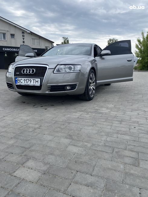 Audi A6 2004 серебристый - фото 2