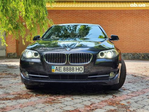 BMW 5 серия 2012 серый - фото 2