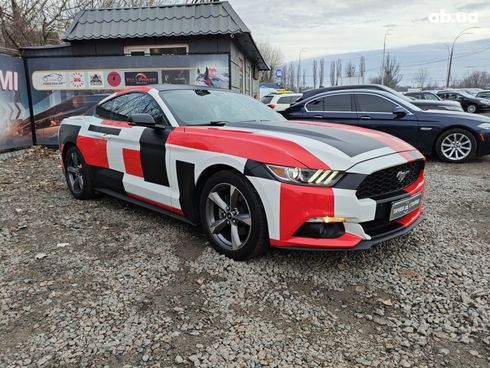 Ford Mustang 2015 белый - фото 3