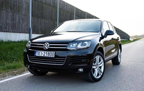 Volkswagen Touareg 2010 черный - фото 2
