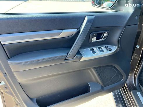 Mitsubishi Pajero Wagon 2018 - фото 12