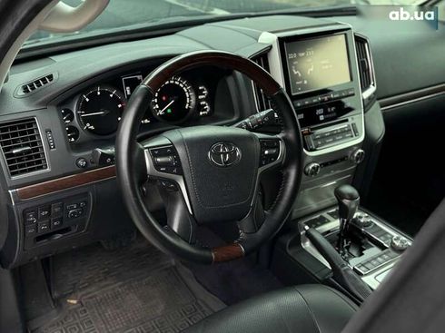 Toyota Land Cruiser 2016 - фото 24