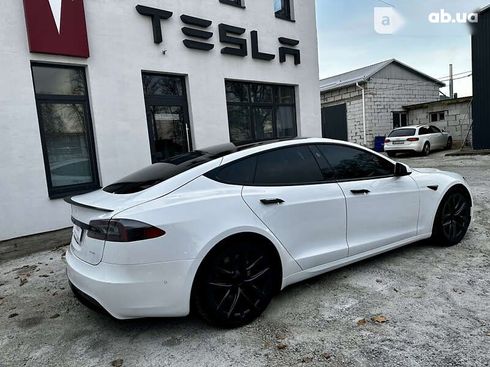 Tesla Model S 2021 - фото 11