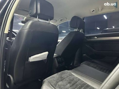 Volkswagen Passat 2018 - фото 18