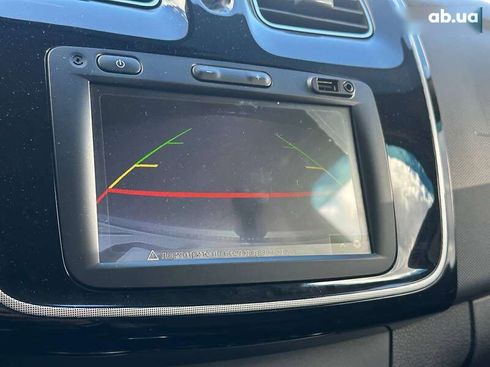Renault Sandero 2019 - фото 28