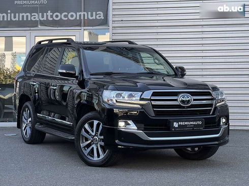 Toyota Land Cruiser 2019 - фото 3