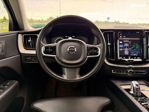 Volvo XC60 2018 серый - фото 31