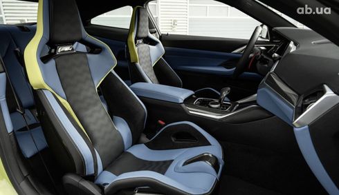 BMW M4 2023 - фото 11