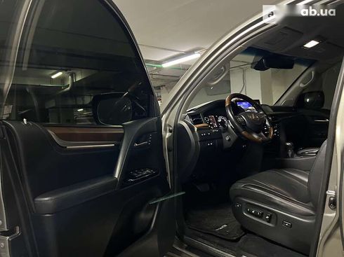 Lexus LX 2016 - фото 15