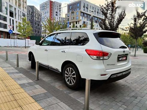 Nissan Pathfinder 2015 - фото 12