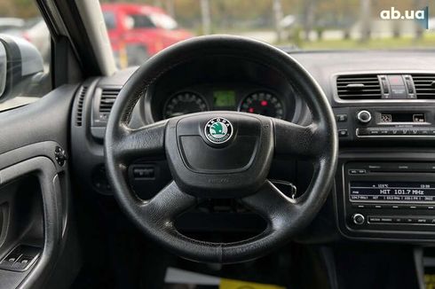 Skoda Fabia 2010 - фото 11