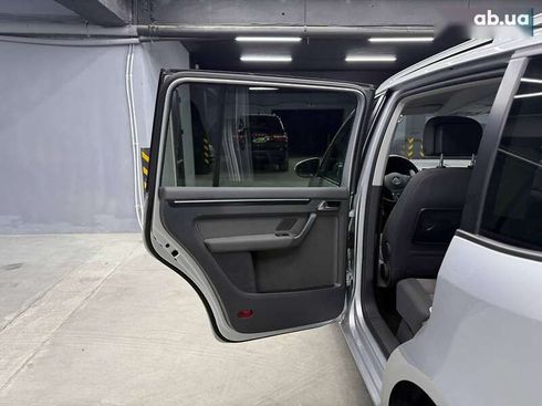 Volkswagen Touran 2012 - фото 17