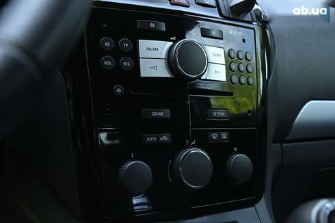 Opel Zafira 2010 - фото 25