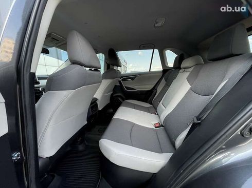 Toyota RAV4 2020 - фото 19