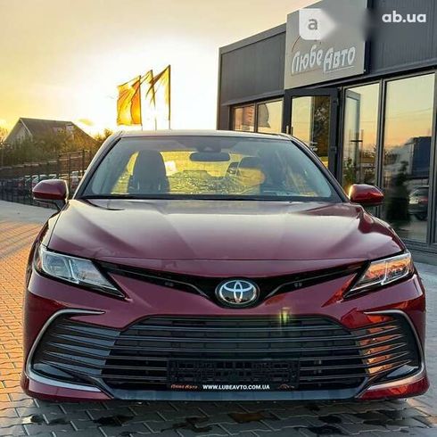 Toyota Camry 2023 - фото 2