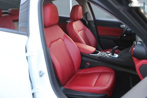 Alfa Romeo Giulia 2020 - фото 11