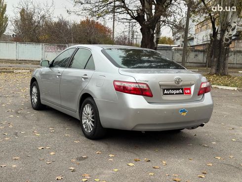 Toyota Camry 2007 серый - фото 5