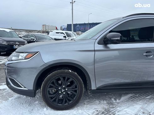 Mitsubishi Outlander 2019 серый - фото 2
