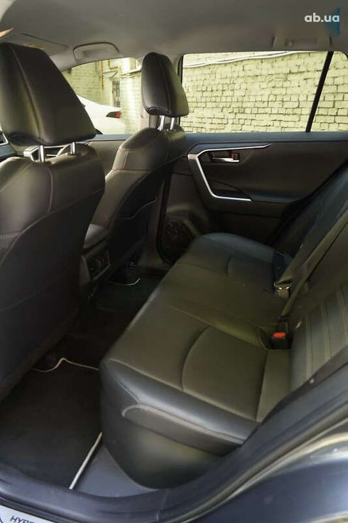 Toyota RAV4 2021 - фото 20