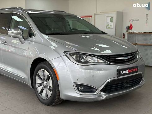 Chrysler Pacifica 2017 - фото 2