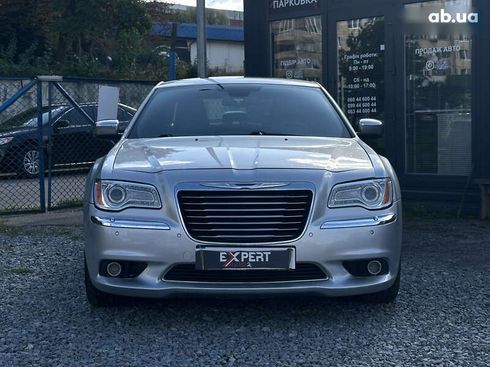 Chrysler 300C 2012 - фото 2