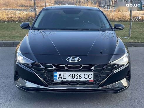 Hyundai Elantra 2022 - фото 2