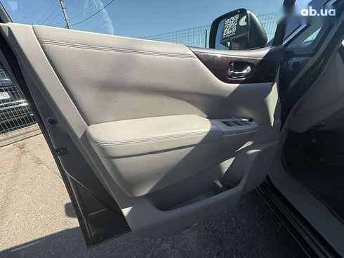 Nissan Quest 2016 - фото 10