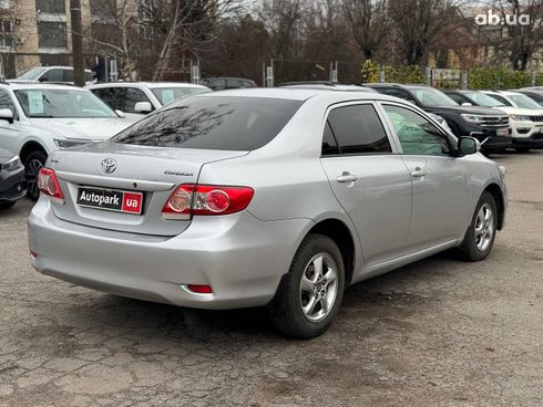 Toyota Corolla 2010 серый - фото 20
