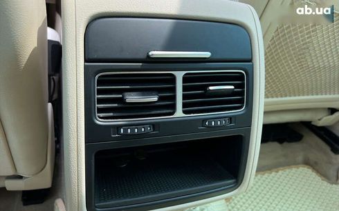Volkswagen Touareg 2012 - фото 12