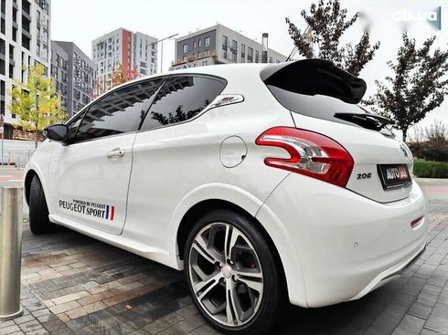 Peugeot 208 2013 - фото 13