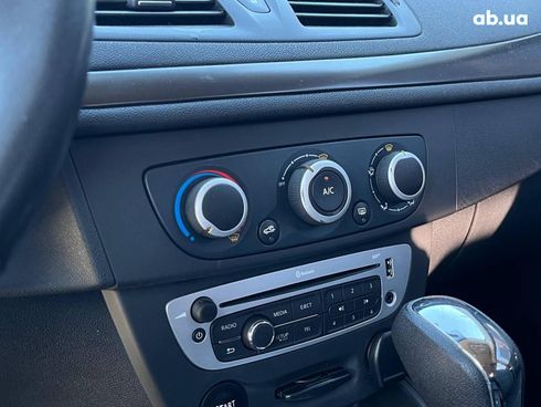 Renault Megane 2016 белый - фото 26