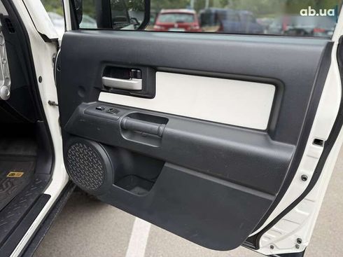 Toyota FJ Cruiser 2008 - фото 28