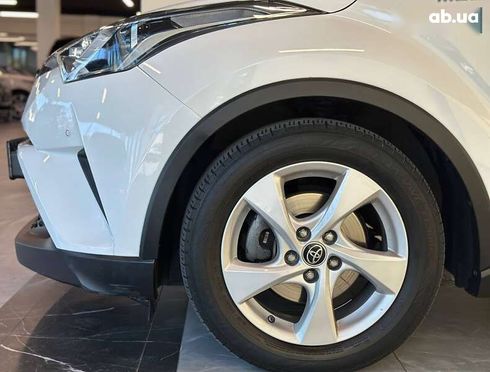 Toyota C-HR 2019 - фото 6