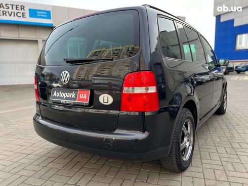 Volkswagen Touran 2005 черный - фото 11