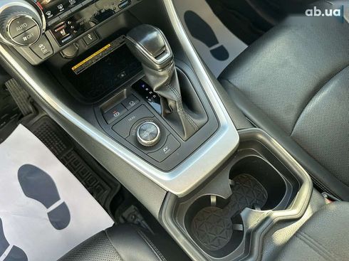 Toyota RAV4 2020 - фото 19