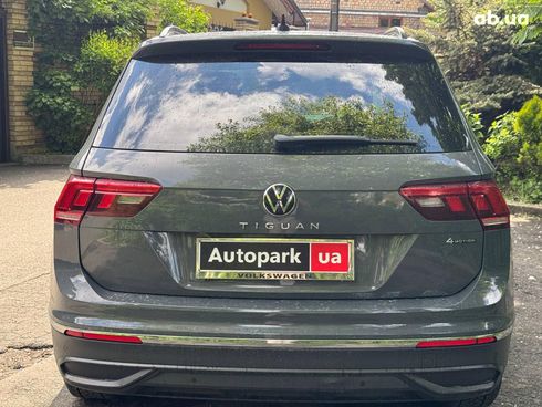 Volkswagen Tiguan 2021 серый - фото 8
