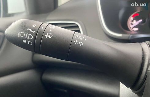 Renault Megane 2017 - фото 12