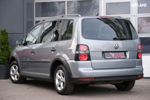 Volkswagen Touran 2009 серый - фото 3