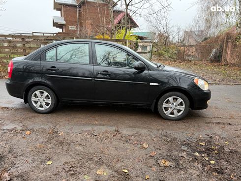 Hyundai Accent 2008 черный - фото 8