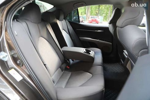 Toyota Camry 2018 - фото 10