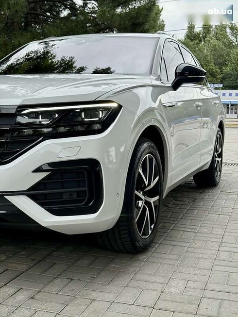 Volkswagen Touareg 2023 - фото 6