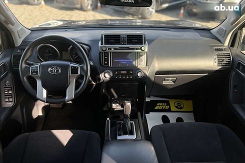 Toyota Land Cruiser Prado 2017 - фото 11