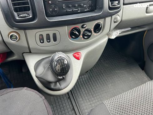 Renault Trafic 2007 желтый - фото 48