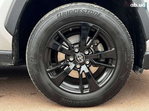 Toyota RAV4 2021 - фото 16