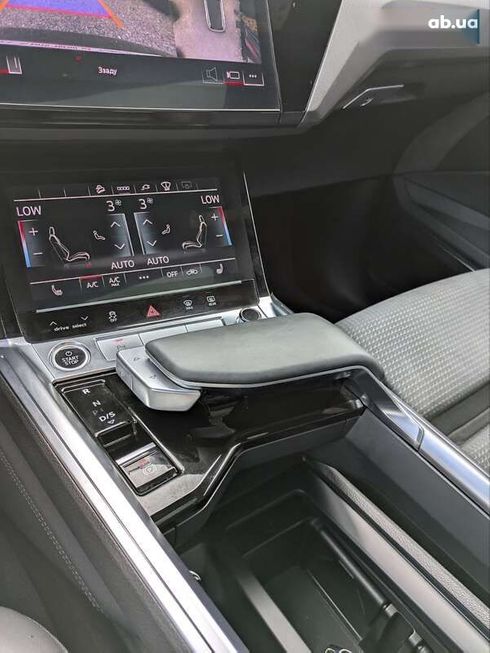 Audi E-Tron 2022 - фото 19