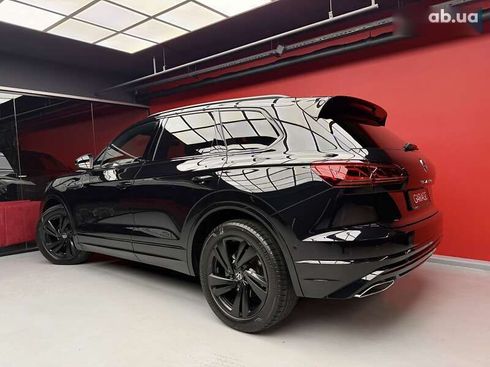 Volkswagen Touareg 2021 - фото 20